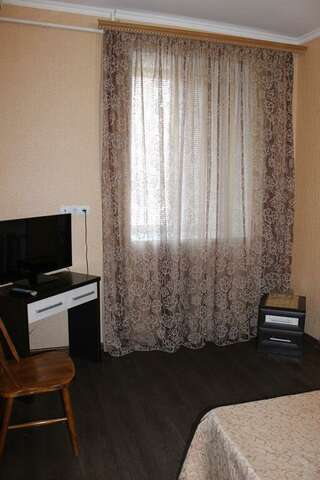 Гостиница Центр Липецк Номер стандарт с 1 двуспальной кроватью-3